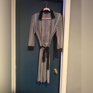 Jones New York Black and White Striped Long Sleeve Dress